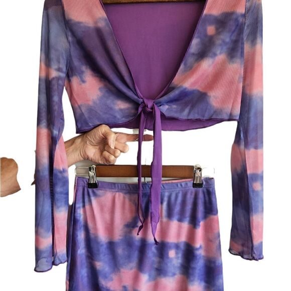SHEIN Two Piece Pink and Purple Tie Dye Crop Top and Skirt Set - Picture 4 of 8